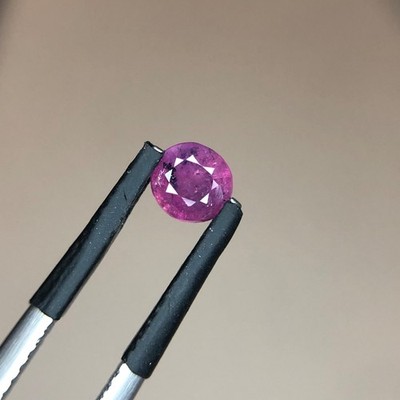 Natural Corundum Round Shape 0.55 Cent Purple Pinkish Color Origin Kashmir