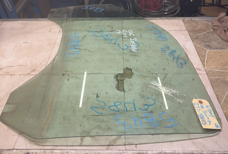 Silverado Sierra 1999-2007 lado del conductor puerta delantera izquierda cristal montaje ventana Foto 4 de 4