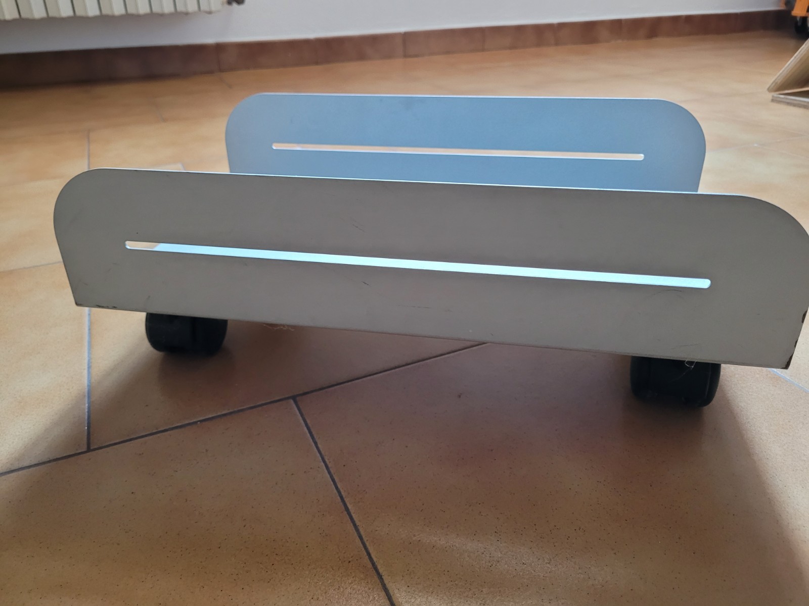 Supporto Porta PC/CPU da terra, in alluminio con ruote