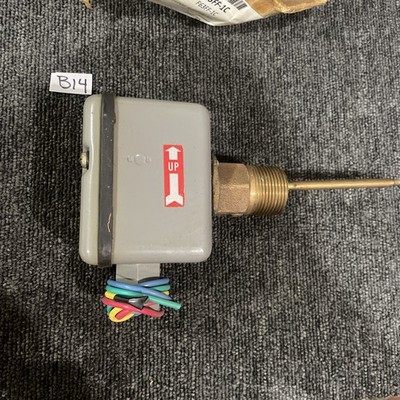 Johnson Controls F63FF-1C Liquid Level Float Control SPDT Vapor Tight Enclosure