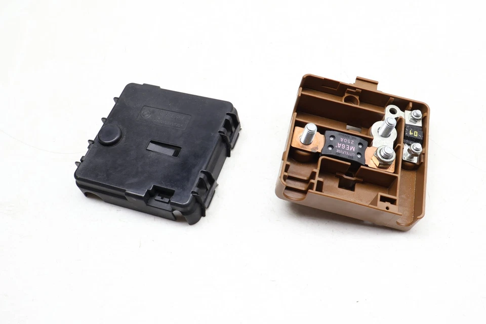 2001-2005 BMW 330XI - Battery Terminal FUSE BOX / Cover 6936960 - Image 2 of 4