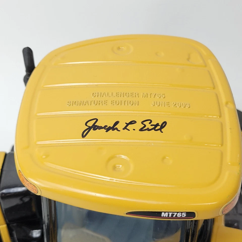 ERTL Agco CAT Challenger MT765 Tractor Signature Edition 2003 1/16 Scale - Image 2 of 4