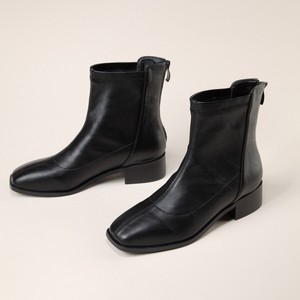 square toe flat ankle boots