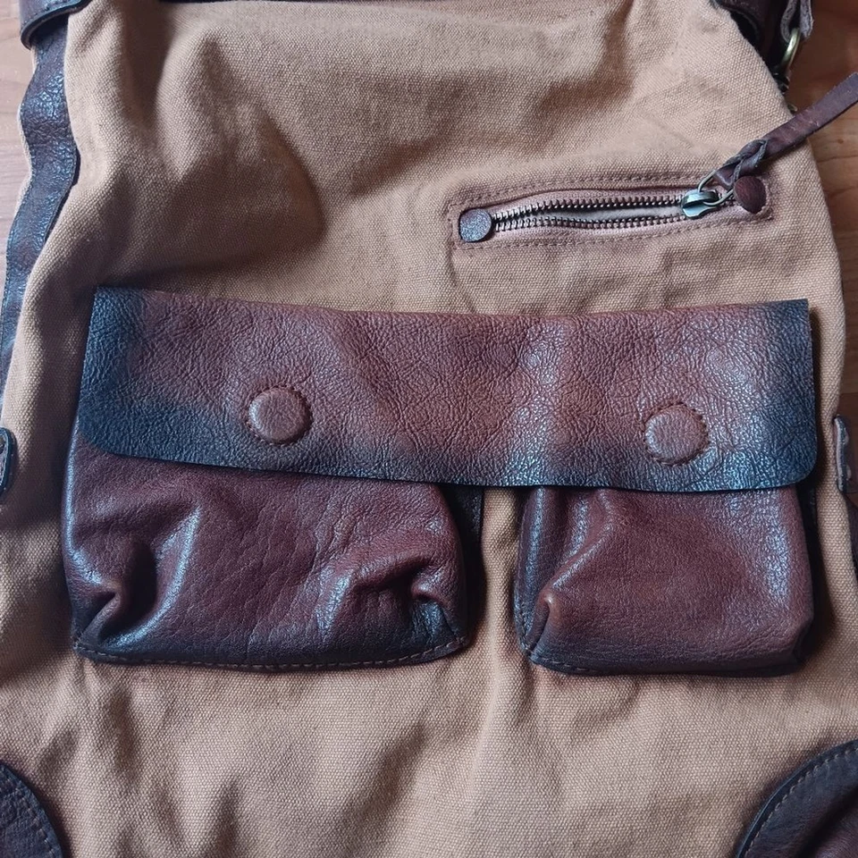 Bolso Mensajero Free People Bushwick en Marrón Foto 3 de 4