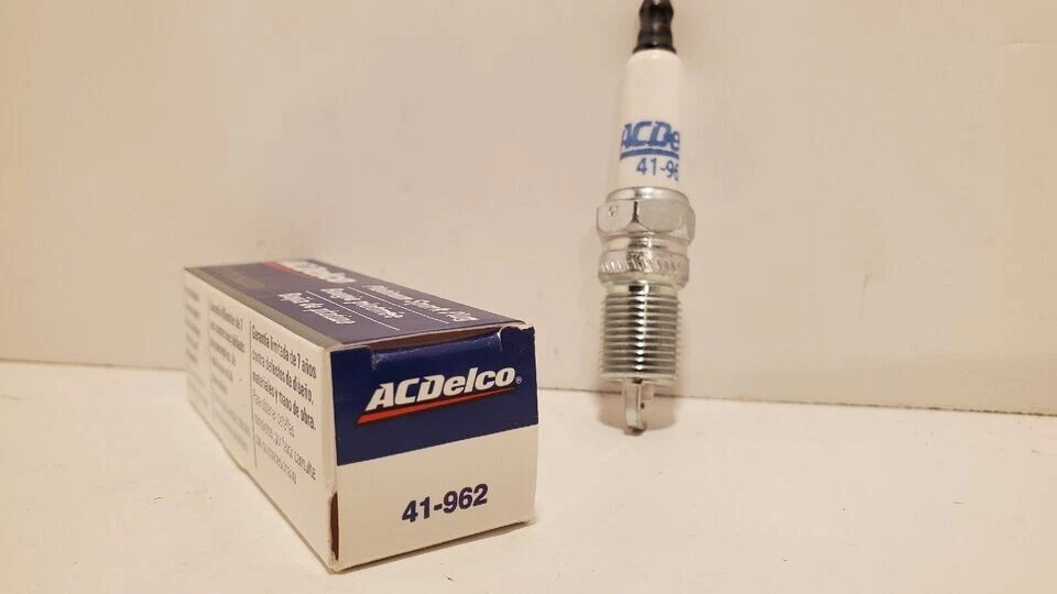 41-962 8 piezas nuevas bujías OEM 19299585 para Yokon Sierra Chevy Silverado Foto 4 de 4