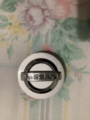 center hub cap Fit Nissan Altima Maxima Murano  Sentra Fit 00 18 2-1/8 OD 1piece