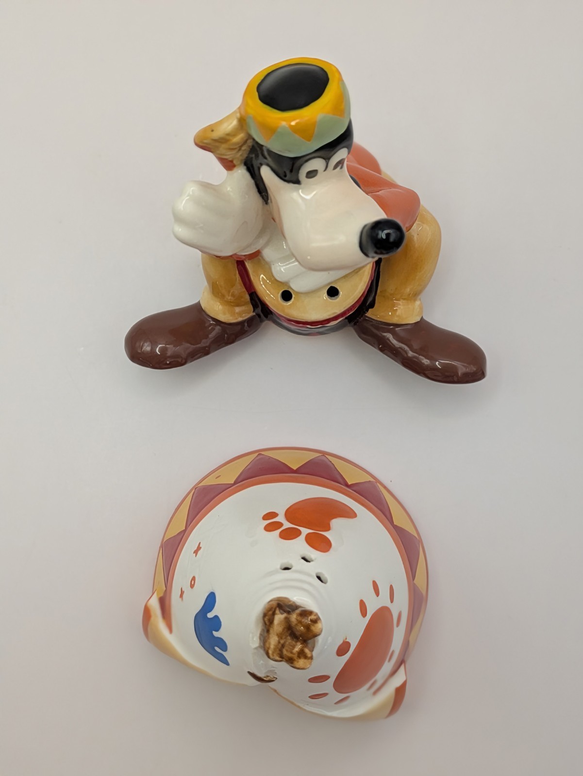 Enesco Disney Indian Native American  Goofy Salt & Pepper Shakers Set Mickey&Co