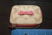 Coach vintage Triple Pill Case