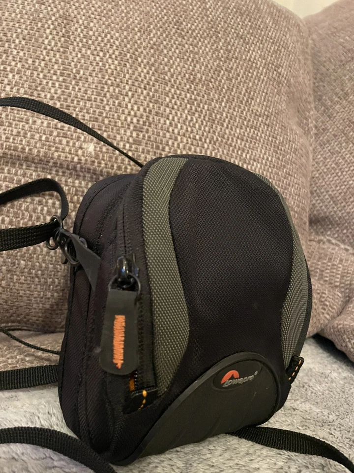 Lowepro Compact Camera Case With Built In Waterproof Cover And Strap - Image 2 of 4