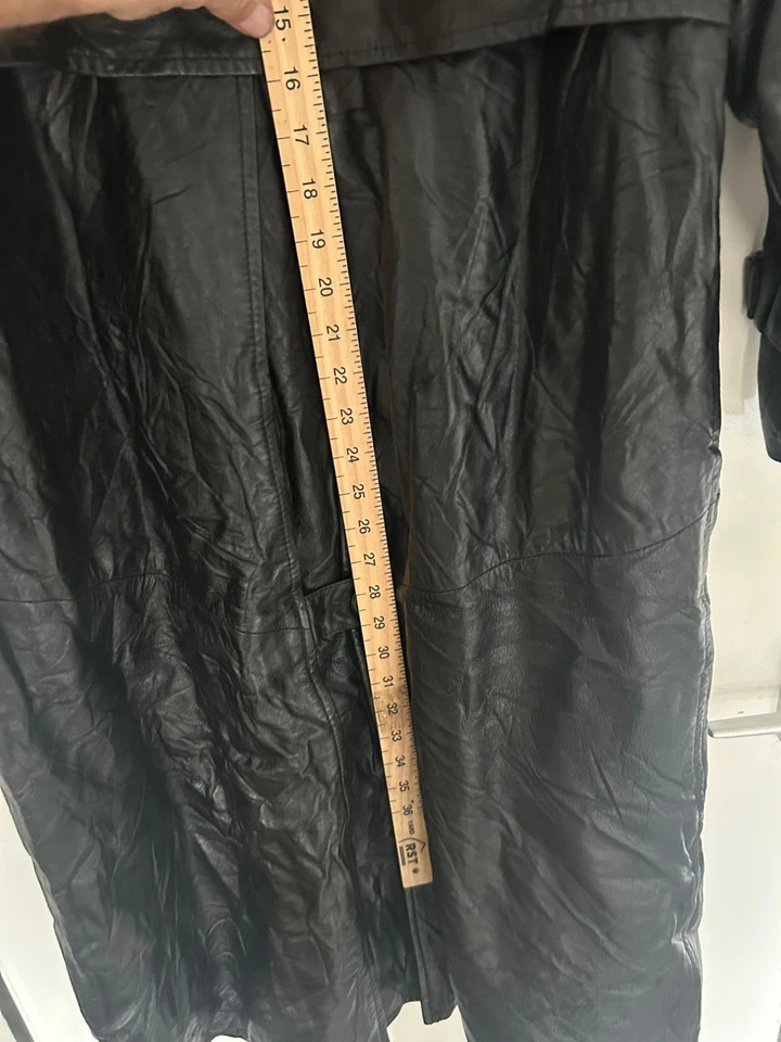 Gabardina Vakko Sport para Bloomingdale’s Vintage Cuero Negro S Hecha en EE. UU. Foto 4 de 4