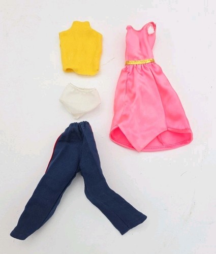 LOT OF VINTAGE 1960's MATTEL BARBIE And Misc Clothes And Accessories With Case - Picture 20 of 22