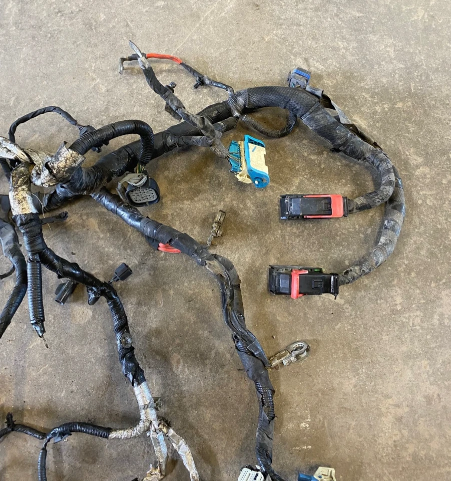 2006 Buick Rendezvous 3.5 под капот двигателя и аккумулятора жгут проводов - Изображение 3 из 4