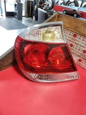 Driver Left Tail Light SE Black Trim Fits 05-06 CAMRY 184652
