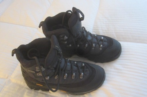 Preowned Women's Size 8 L.L. Bean Black Gore-Tex Vibram Hiking Shoes Boots - Picture 2 of 9