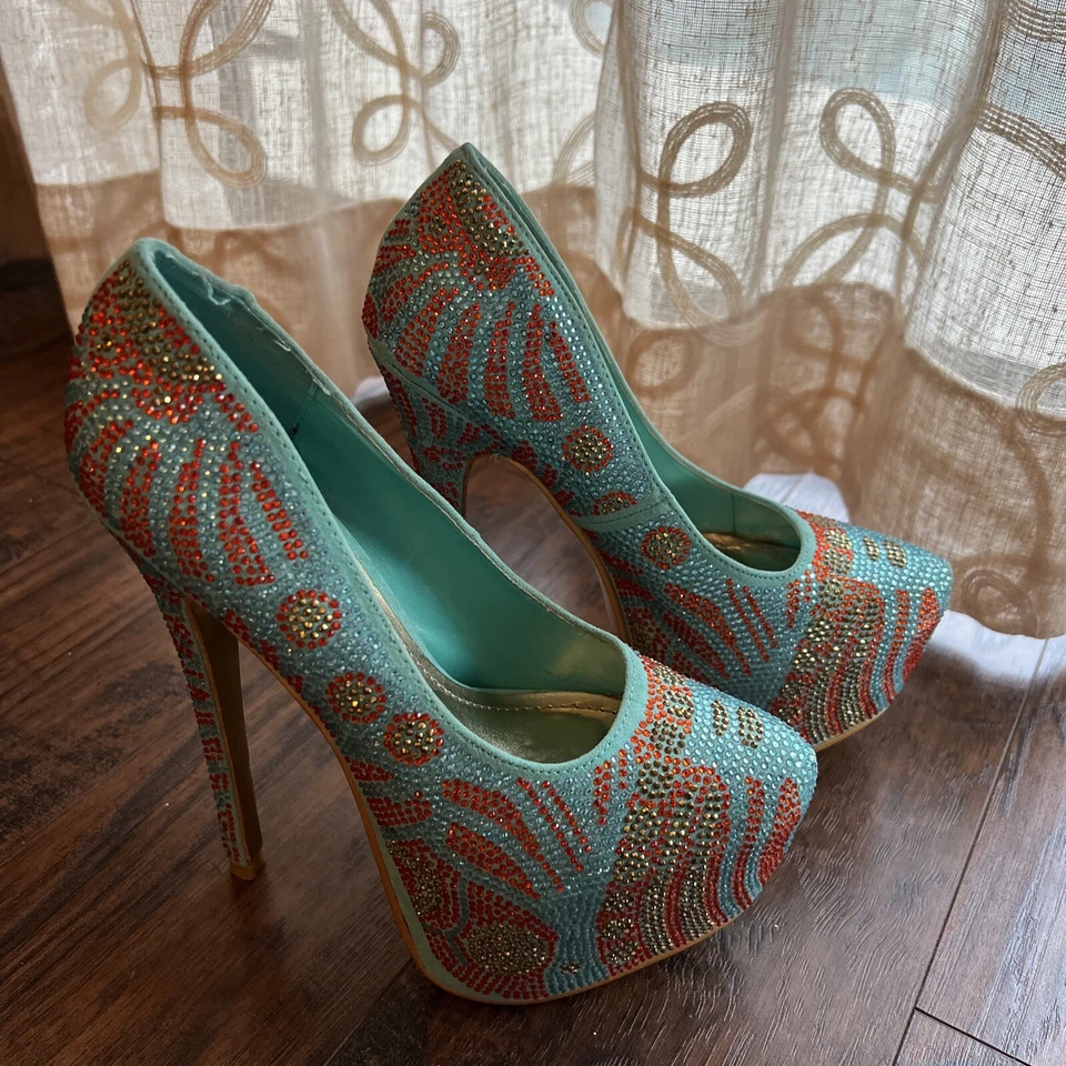 Salto plataforma Alba perfeito com miçangas azul e laranja strass tamanho 6 - Imagem 4 de 4