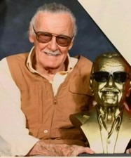 Signed Autograph  BRONZE STAN LEE 1:1 LIFESIZ...