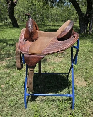 Bob Marshall by Circle Y Treeless - Western Sports Saddle 14" round skirt - Image 1 of 4