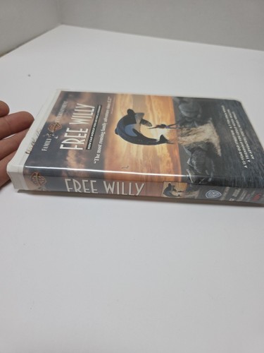 Free Willy (VHS, 1993) Clamshell - Picture 4 of 4
