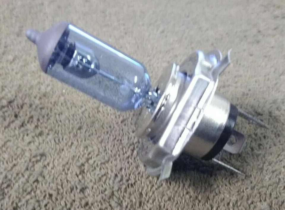 NUEVO CandlePower 4720BLB Xenón XB3 Bombilla Brillante Potenciada H4 12V 60/55W Azul Foto 4 de 4