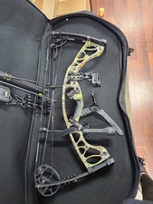 Hoyt Torrex Compound Bow  Package RH  60-70 lbs  26"-30"