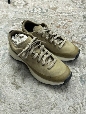 Danner Caprine Low Suede Shoes Women Sz 7 Taupe Hiking Trail Vibram NEW