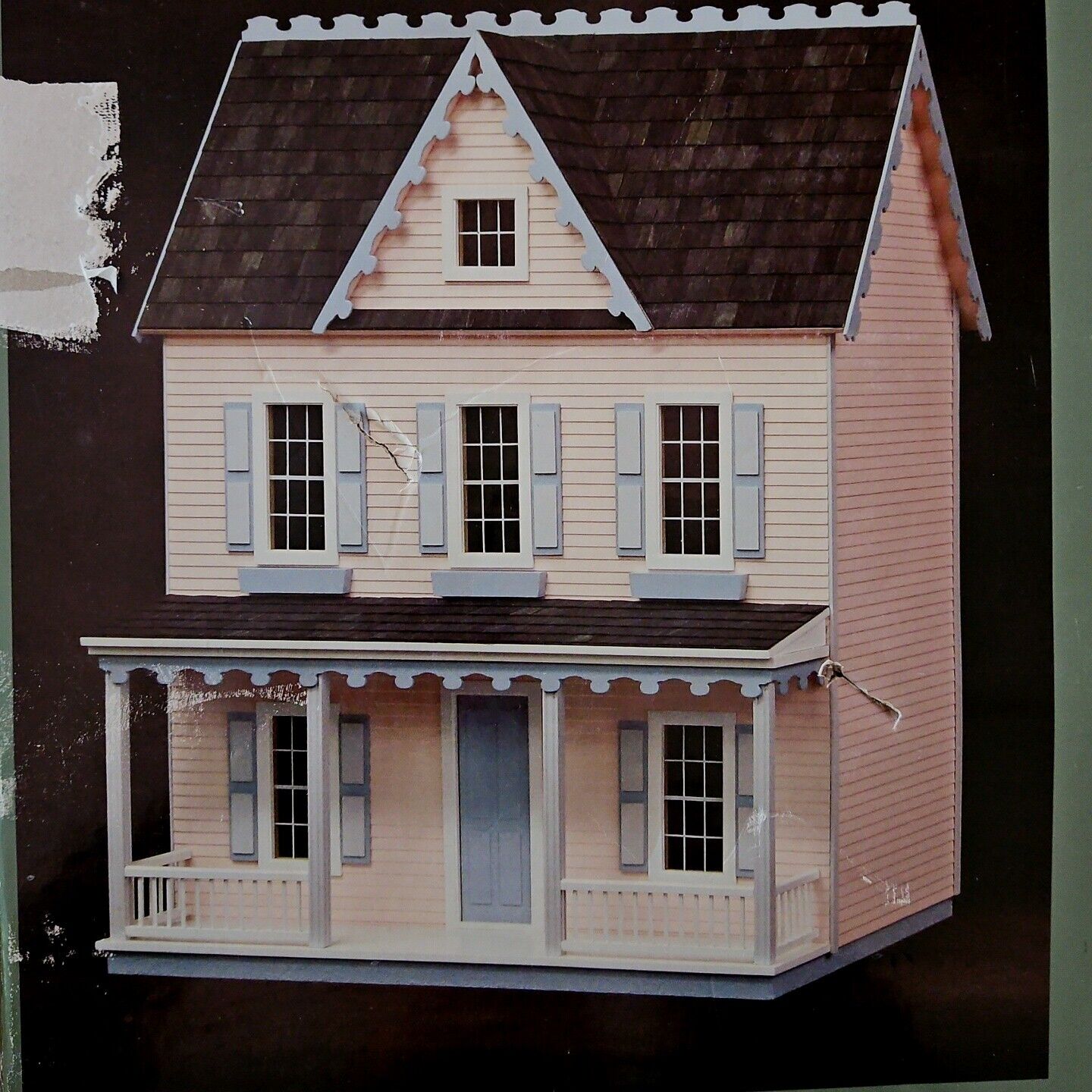 Dollhouse Kit Vermont Farmhouse Jr. Unfinished Dollhouse Kit -  Portugal