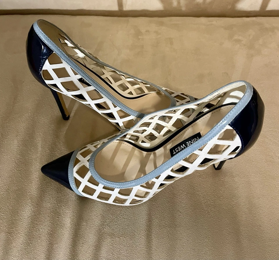 Nine West Navy and White Heels in Size 8M - Image 3 of 4