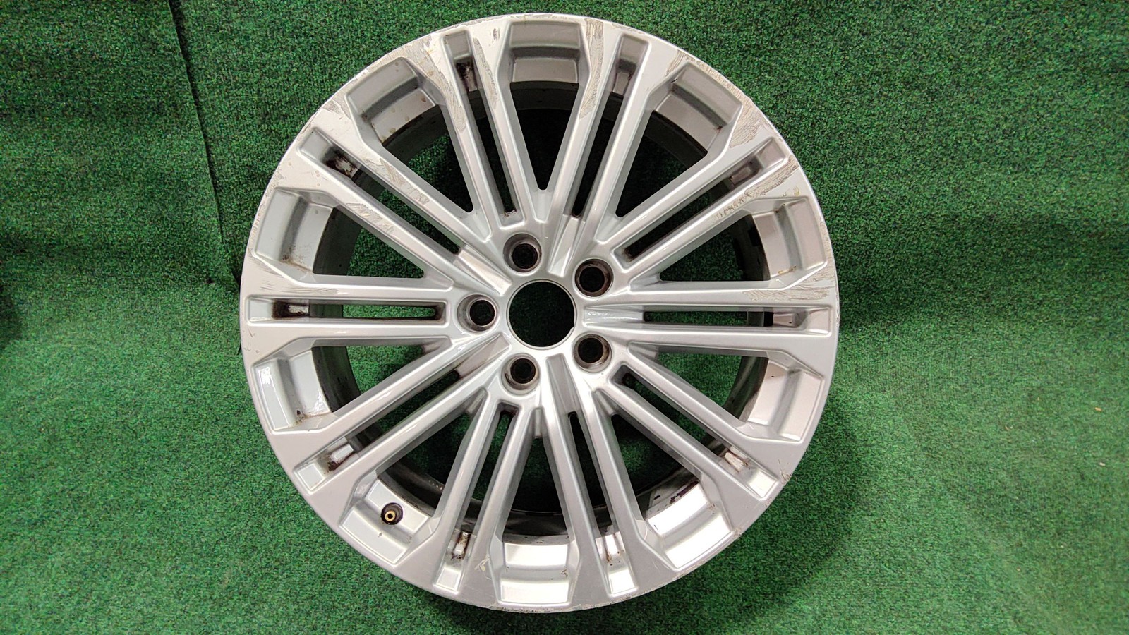 Audi Wheel 18x8J 10 Spoke Thin Spoke Oem 8w0601025