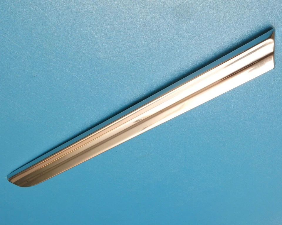 Oldsmobile Delmont 88 1967 guardabarros delantero izquierdo moldura 230071 Olds NOS GM Foto 3 de 4