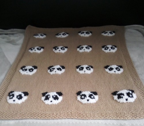 Manta bebé lana tejida a mano con pandas beige edredón bebé con pandas blancos - Imagen 6 de 10