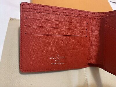 multiple wallet red