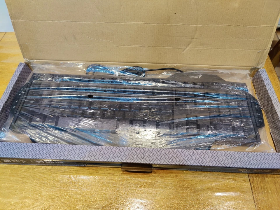 Genius K7 USB Wired Gaming Keyboard Backlit Blue/Red 104-Key UK Layout ENG - Image 4 of 4