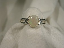 Women's 8x6mm Australian Opal Sz 7