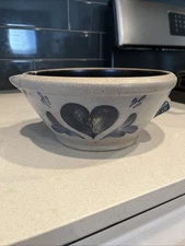 Rowe Pottery Works 1995 Batter Mixing Bowl Salt Glazed Spout Blue Heart 7.75” Lu