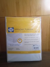 Sealy Mattress SafetyCase Crib Mattress Waterproof Cover 52  X 28  