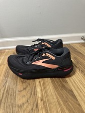 Brooks Women’s  Ghost Max Athletic Running Shoes Black Raspberry Size 10 B