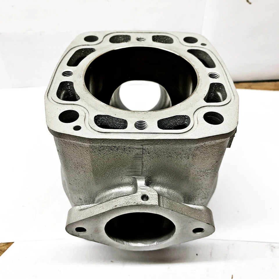 Cilindro chapado Yamaha 540 V Max 1983-1987 8U900 8U9-11311-00-00 VMX540 2 Foto 3 de 4