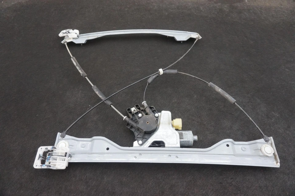 Мотор регулятора стекла передней левой двери FL3Z1523201J Ford F350 Super Duty 2017-22 - Изображение 3 из 4