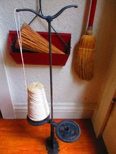 Antique General store American thread Co cast iron double string holder w/thread