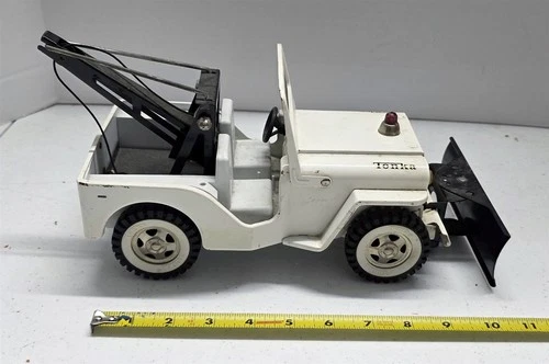 T-95 VINTAGE 60'S TONKA PRESSED STEEL WRECKER / PLOW JEEP NICE SHAPE