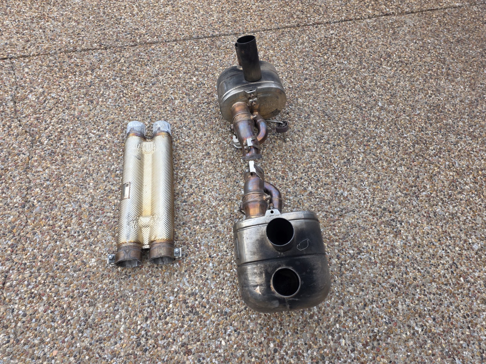 NOVITEC RACING FERRARI F12 BERLINETTA (L & R) EXHAUST MUFFLER SILENCER & H-PIPE