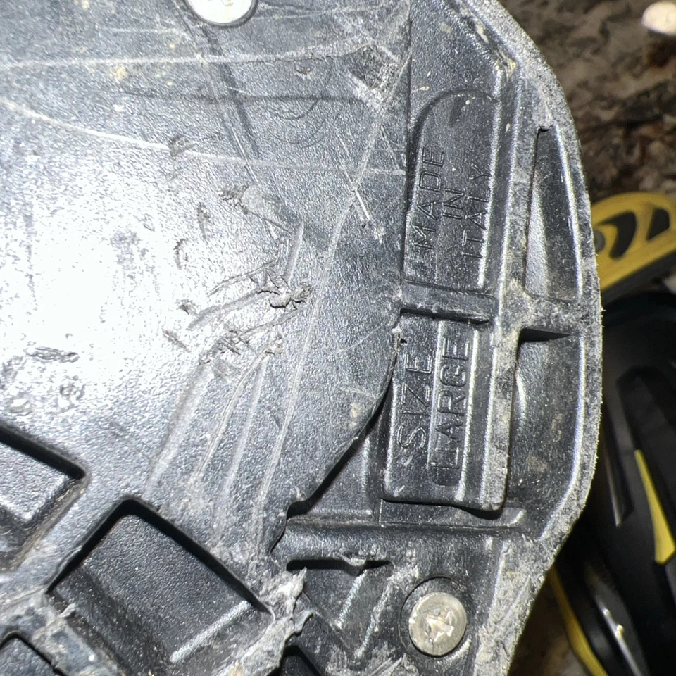 Fijaciones de snowboard Drake F-60 negro/amarillo talla grande hechas en Italia Foto 3 de 4