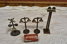 Lot of Vintage Marx O O-27 Gauge Train Street Lights Signals 416 429 423