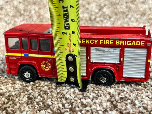 VINTAGE DIECAST FIRE ENGINE TRUCK HUSKY BRANDED - Picture 9 of 9