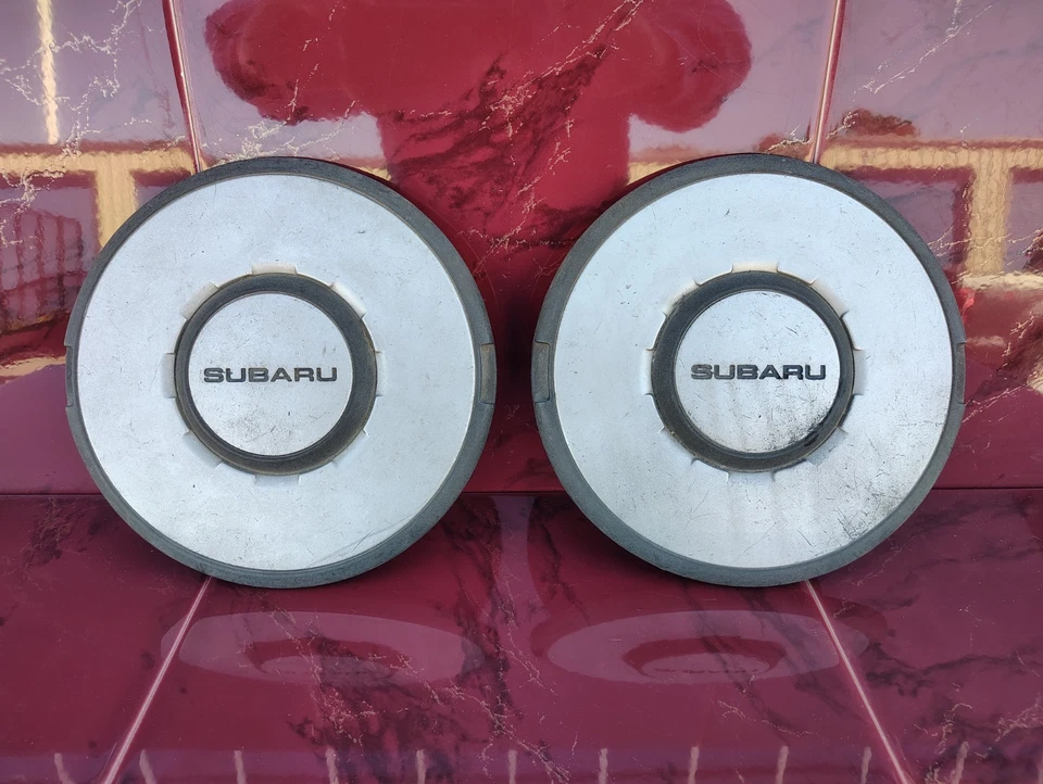 Tapas centrales giratorias para rueda de paso Subaru XT Loyale 1986-1989 (2) JDM/OEM # 23832GA193 Foto 2 de 4