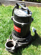 Bomba de sumidero sumergible Dayton 1XHV7 1/2 HP 120VAC 32 pies cabeza máxima usada funciona muy bien
