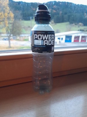 Powerade (Antonio Rüdiger Unterschrift)