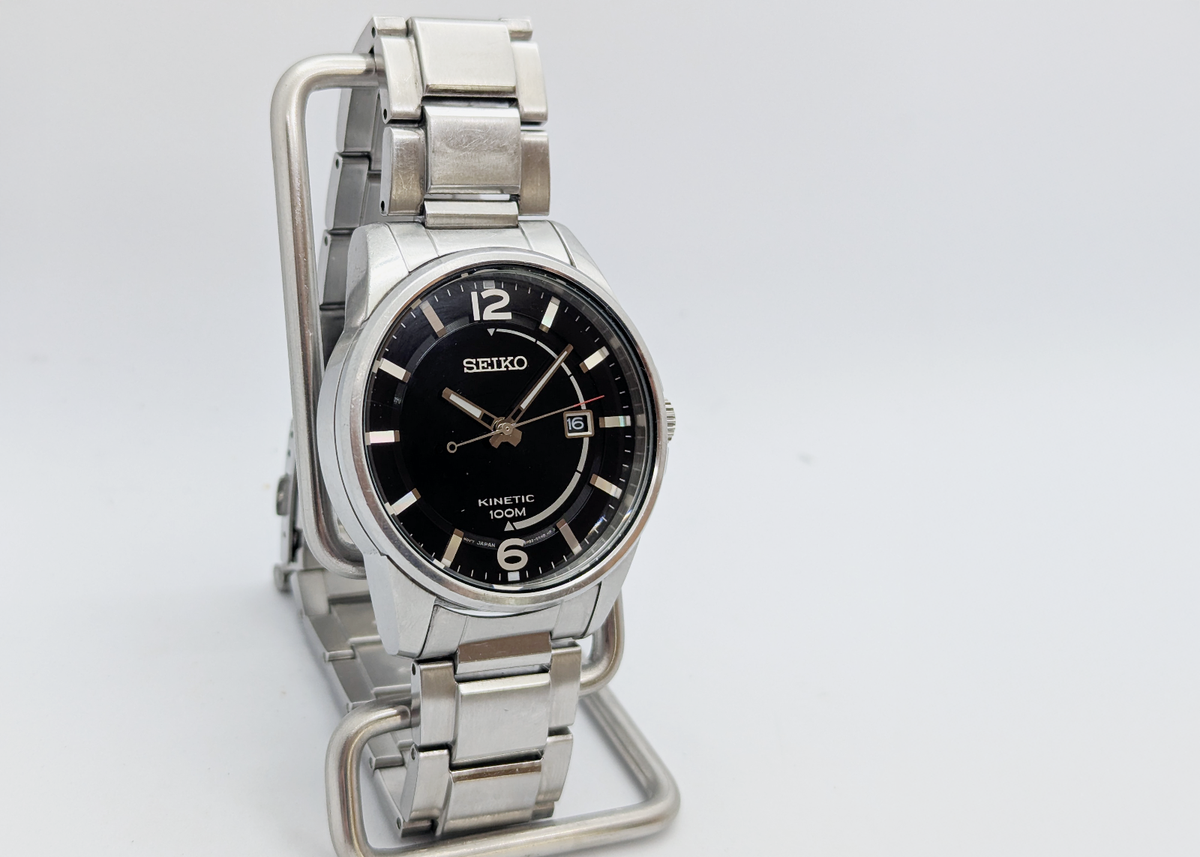 Seiko Kinetic 100M Black Dial 5M82-0AM0 Exhibition Back | New