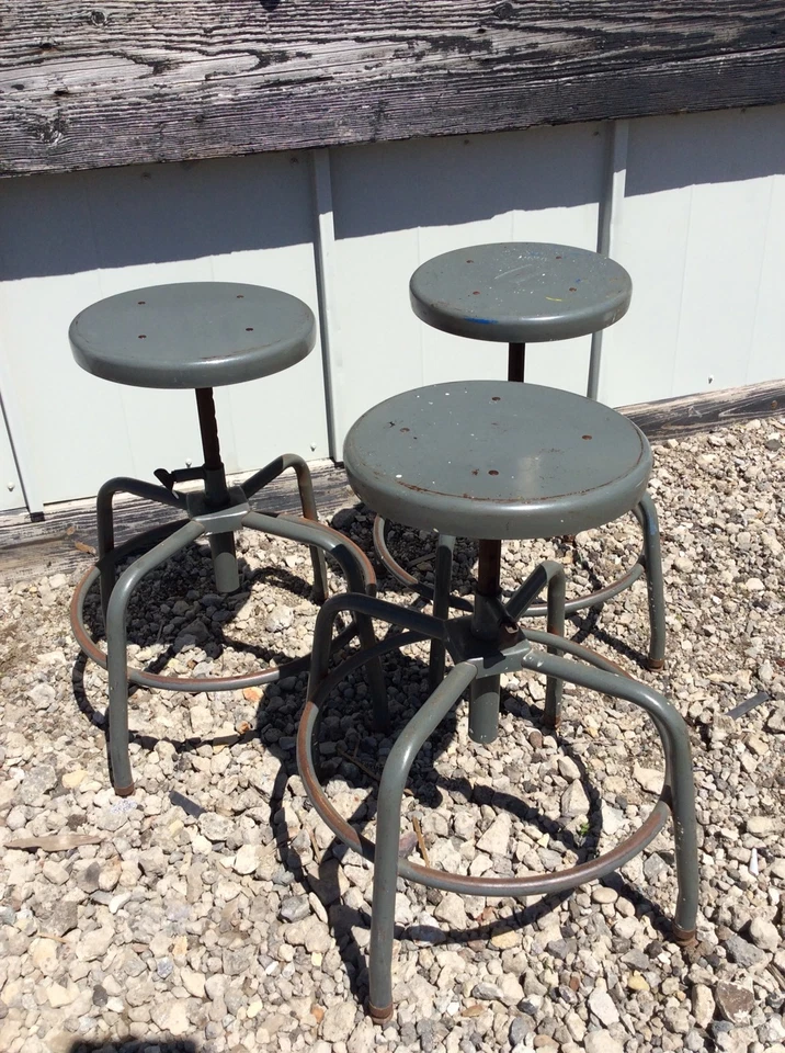 "3 taburetes industriales de metal Garnett 1984 de gran aspecto - asientos de 13"" - muy buenos" Foto 2 de 4