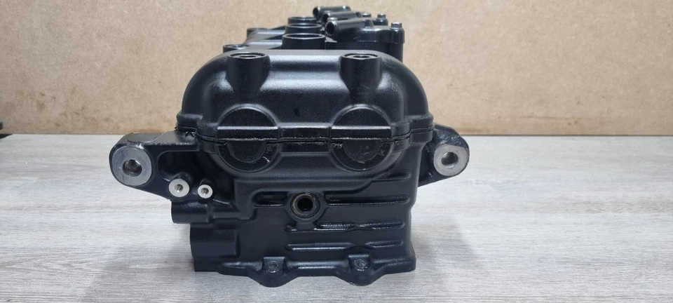 TRIUMPH SPEED TRIPLE 1050 2016 CYLINDER HEAD - Image 2 of 4